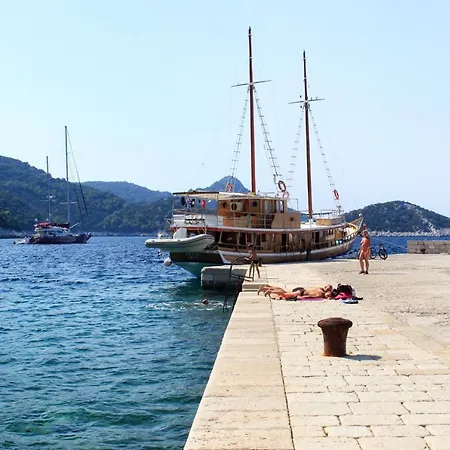 Seaside House Lucica, - 8348 Vakantiehuis