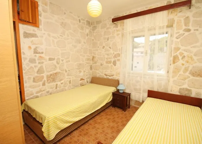 Seaside House Lucica, - 8348 * Lastovo